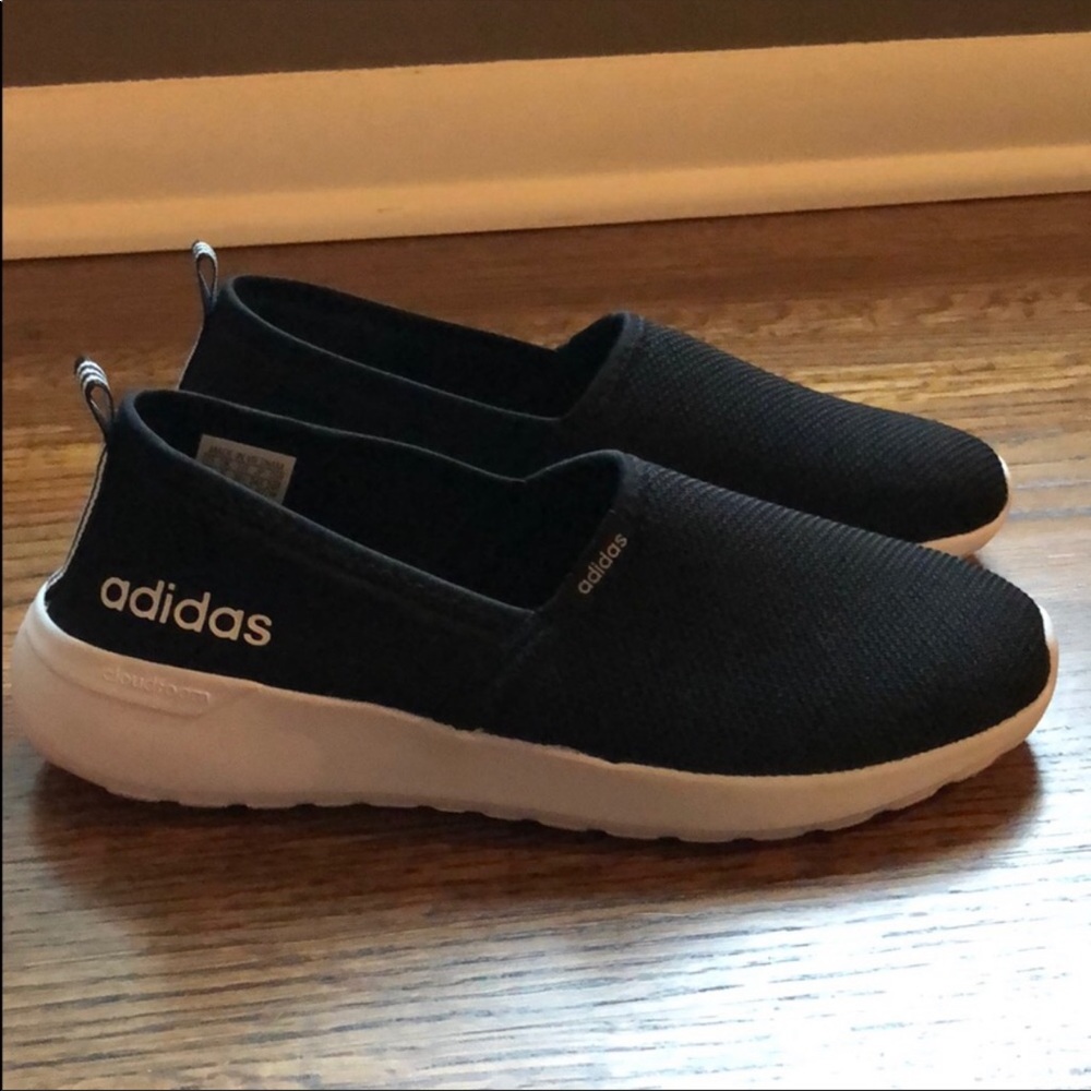 Women’s Adidas- Size 7.5 Black Cloudfoam